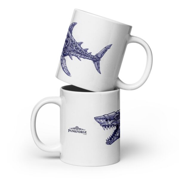 Mug blanc brillant steampunk requin mécanique — PunkForge