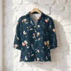 Chemise Femme Fleurie Sombre – Blouse Bohème Chic Dark Floral Bleu Nuit Coupe Ample Élégante - Du XS au 2XL. — vue 2